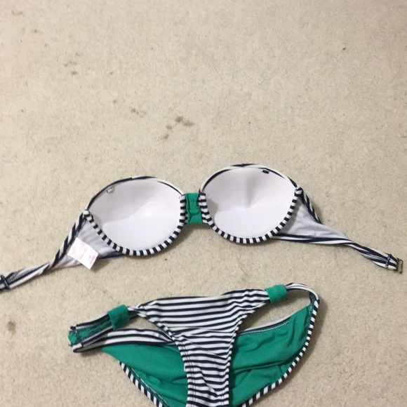 Striped bikini - Picture 5 of 6